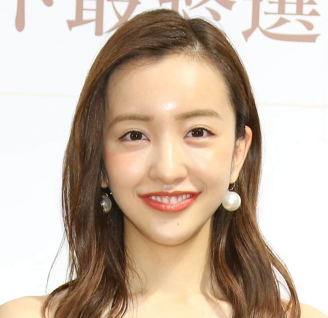板野友美さん（写真：Pasya/アフロ）