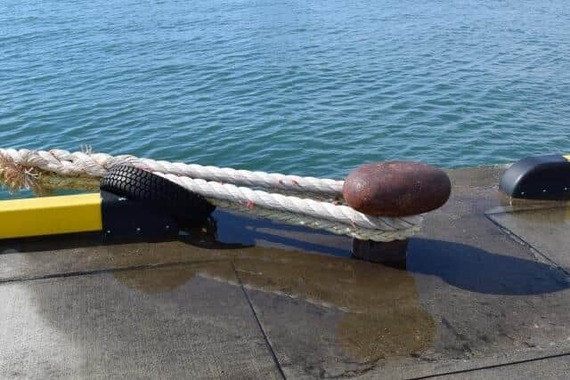 係留ロープ（写真はイメージ）