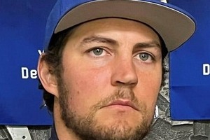 漫画店入るも大慌て＆モザイク処理　DeNAバウアー動画に一体何が？「あっちは行っちゃダメ」