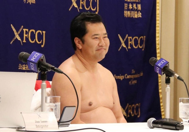 とにかく明るい安村さん