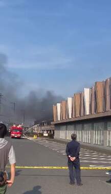 マルハン厚木北店で発生した火災（いむんちょさん撮影）