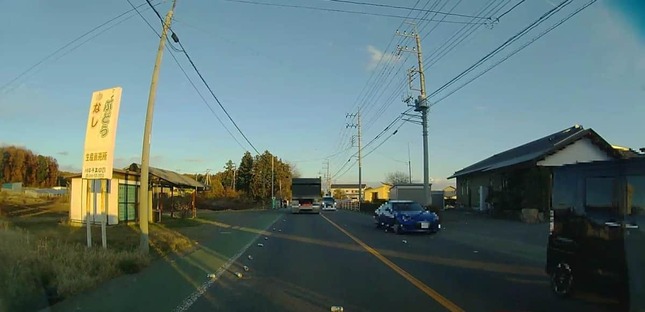 写真中に問題のトラックはありません。編集部で一部加工、写真提供：Xユーザー・lynmock（＠lynmock）さん