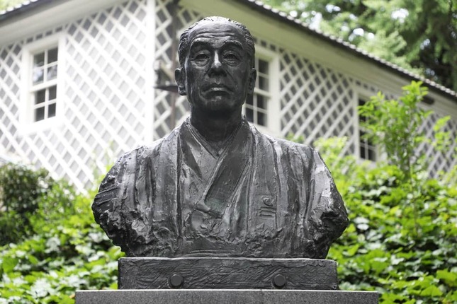 慶大三田キャンパスの福澤諭吉像