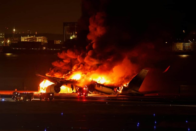 羽田空港C滑走路で炎上したJAL機。ペット2匹を救うことはできなかった