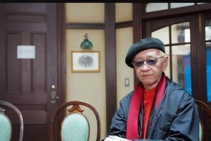 「トレジャーモルカー」が京極夏彦に「似てるかも」→ついに対面　人気ミステリー作家の「お茶目」な行動にSNS反響