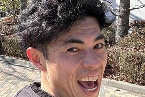 小島よしお、第1子誕生で「毎日発見。毎日勉強」　愛称は「おぱぴまる」...「かわいいあんよ」にSNSほっこり