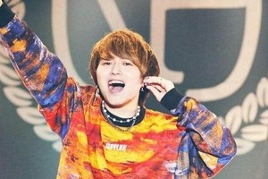 ライブ中下向いて携帯...「見る気無いなら外出ろや」　人気バンドボーカルの苦言に賛否「失礼で最悪」「曲が魅力ないから」