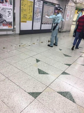 2017年にはJR渋谷駅でも人糞騒ぎ（写真は、オチャ＠0syさん提供、編集部で一部加工）