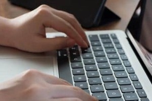 「周囲に合わせなくていい。職場で一番になれるスキルを！」　劣等感に悩む若手がハッとした上司の一言（2）