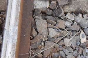 男児が線路に「置き石」住民が目撃し注意　一歩間違えば「大事故にも大事件にも」