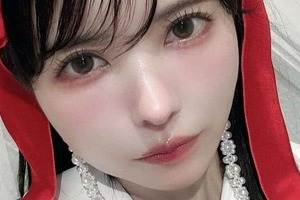 「生徒と生徒かと思ったら...」　益若つばさ（38）、高校入学式で長男と並ぶ姿に驚きの声「若すぎる！」