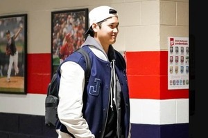 「ハニカムところいいね」私服の大谷翔平、「BOSS」ジャケット着用　ドジャース公式Xが公開「コーディネート完璧」