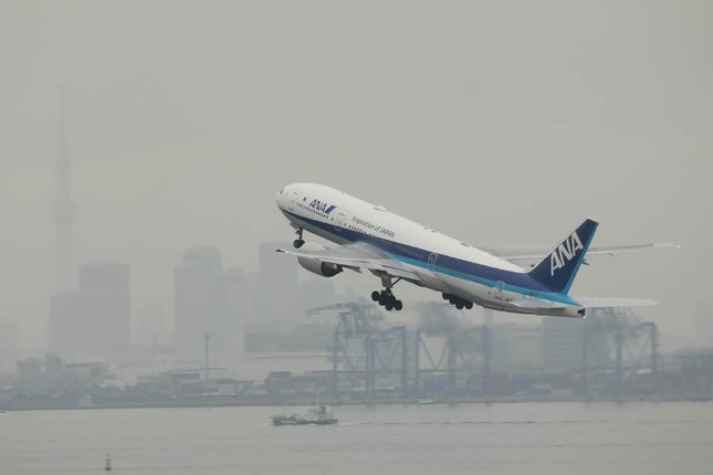 4月27日だけでANA便で約6万人が羽田空港を出発する予定だ