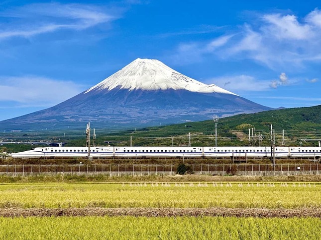 東海道新幹線は、完全個室タイプの座席を順次導入
