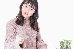 コンビニで現金払い「やめて」と若者　それでもキャッシュレスにしない40代の言い分