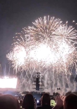 花火はきれいと評判だったが…（ひなた＠kyor_0423さん投稿の動画から）