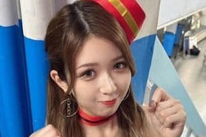 元シブがき隊・布川敏和の18歳姪、ラウンドガール姿に反響　「とても可愛い」「美脚すぎる」...母が元おニャン子