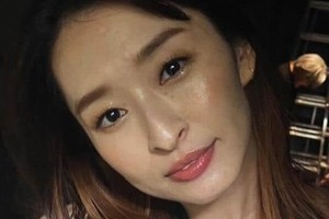 「SPEED」島袋寛子（40）、「スタイル抜群」ノースリーブ＆へそ出しショット披露　「40歳に見えません」