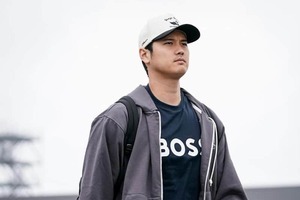 「かっこいい、何を着ても」大谷翔平、ジャージ姿で飛行機に乗り込む姿に「絵になりますね」