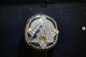 「名前まで入ってました」古田敦也のもとにチャンピオンリング届く　「素敵なリングですね！想像以上の大きさ」