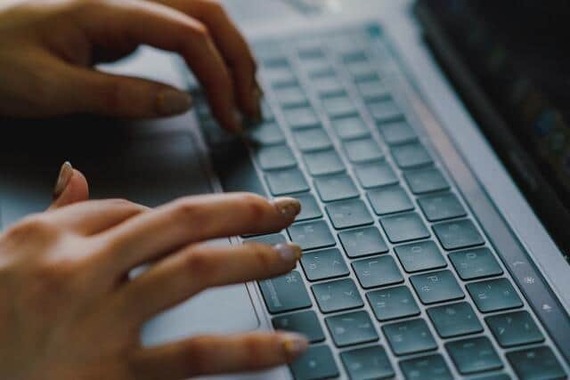 「新卒採用」と「キャリア（中途）採用」の割合は？