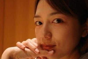 「めちゃ似合ってます」川口春奈が大胆イメチェン？　「髪が短くなってる...！」「インナーカラー入れてる！」