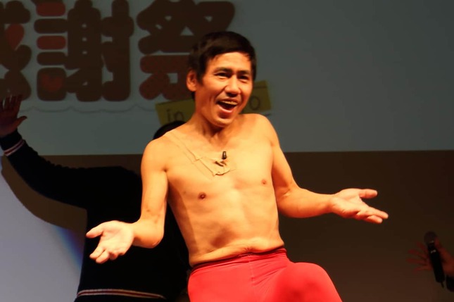 生前のエスパー伊東さん（2015年撮影）