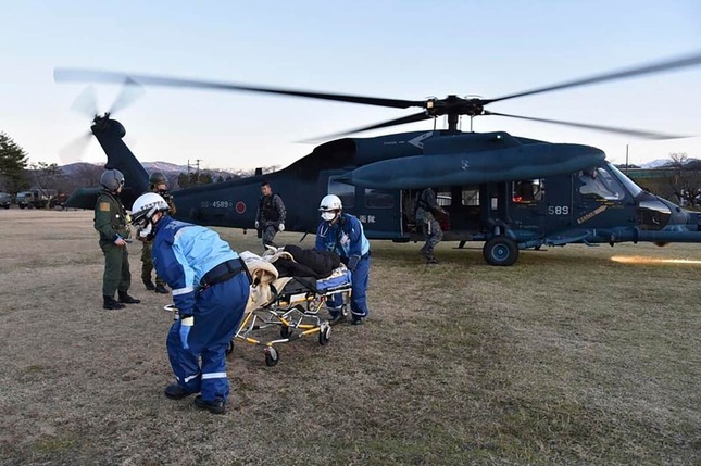 地震で孤立した集落では、自衛隊による救助活動が行われた（提供：防衛省/AP/アフロ）