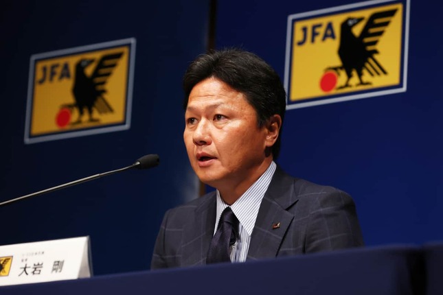 大岩監督（写真：森田直樹/アフロスポーツ）