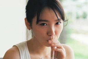 かわいすぎて「思わずキャッ！って」　飯豊まりえ、雑誌撮影のコーデ披露「何着ても素敵」