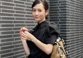 前田敦子の何気ないプライベートショット　息子の手が乱入して笑顔「あっちゃん可愛い」