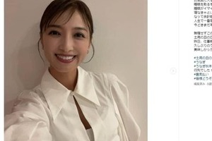 望月理恵アナ「五十路には見えない」ミニ丈ゴルフウェア姿　悩みは「アウトサイドイン直らないです」
