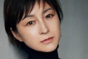 広末涼子、「10代のころとかわらない」秋のデニムコーデ　「透明感すごっ」「涼子さんと言えばジーンズ」
