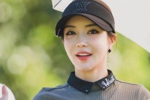 女子ゴルフのアン・シネ、「お気に入り」大胆太もも見えチェック柄ミニワンピ　「アイドルかと思った」「女神」