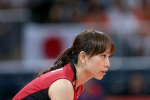 「仲良くやってます」元女子バレー主将・竹下佳江、阪神コーチの夫と久々2ショ「本当にいい夫婦」