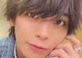 父は人気芸人、母は人気タレント、妹は人気俳優...　26歳イケメンアイドルの近影にネット衝撃「うわぁかっこいい」