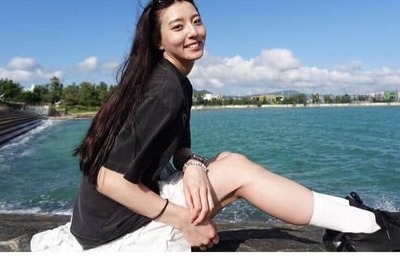 「仮面ライダー」悪役女優・宮原華音、美ボディ全開で左足ハイキック！　最後はキュートな笑顔でピース