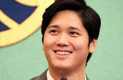 大谷翔平、愛犬デコピンとどこに行くにも一緒　レアな散歩中の動画も...「幸せそうな笑顔が見れて嬉しい」