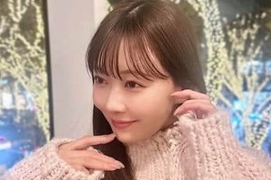 「スタイルよすぎ！」渡辺美優紀、刺激的な超ミニ×透け感タイツで美脚全開「綺麗すぎて圧倒」