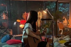 高1で紅白初出場「tuki.」サンタコス姿に絶賛相次ぐ　「絶対美人や」「まじで天使だよ」