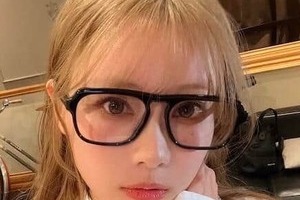 「全てが可愛い」重盛さと美、ギリギリ超ミニスカ自撮りの破壊力　「かわいさ更新しすぎ」