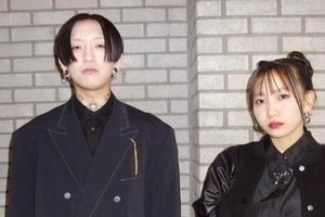 「すごい変化」YOASOBI・Ayase、ドレッドヘアに金髪ツンツン...髪型変遷公開　ネット仰天「イケすぎている」