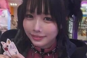 あのちゃん、「美脚」際立つ超ミニ私服コーデ　「スタイル良すぎる」「寒さは平気なのかい？」