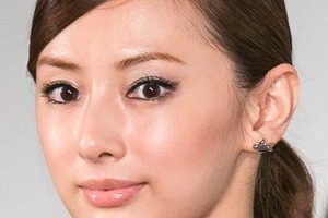 北川景子、手作りのミニポーチ披露　4歳娘の「人生初のお財布」