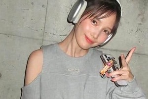 【画像】「超キュート」本田翼、超ミニ丈×透け感タイツ最強コーデで笑顔爆発　「見たことないレベルで美しい」