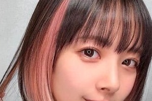「役満ボディー」岡田紗佳、色気ダダ漏れポーズ＆カメラ目線で　ファン悶絶「表情がたまらなくかわえぇ」