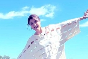 藤原紀香53歳、大胆スリットドレスで放つ圧倒的オーラ　「綺麗を超えてます」「憧れの完璧スタイル」