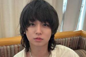 「美人姉妹！！と思ったら...」　女装姿でまた「激変」の伊野尾慧、共演者との2ショに反響