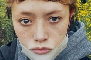 広田レオナ、22歳年下夫の誤解に「首絞めさせて...」　62歳の誕生日、夫婦のやりとりにほっこり