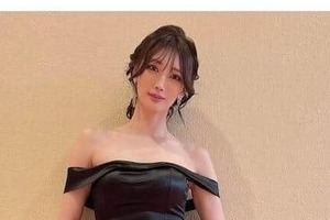 赤井英和の娘・沙希38歳、鍛え上げられたバキバキ「美腹筋」の衝撃　「最強女神」「カッコいいなぁ」